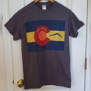 ✨️Gildan Colorado flag design t-shirt ladies sz S